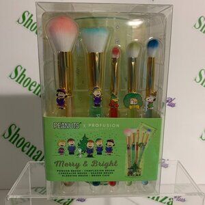 Peanuts x Profusion Cosmetic 5 Makeup Brush Set Holder Brushes Case Snoopy